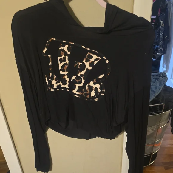 Chic Black Leopard Print Women's Hoodie Brand New Cincinnati Bengals - Picture 1 of 4